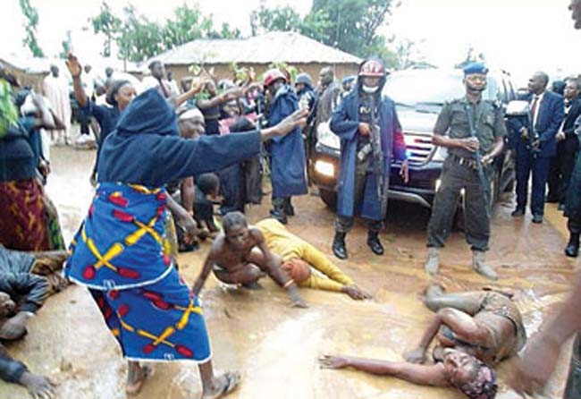 PROTEST: WOMEN STRIP HALF-NAKED IN FRONT OF KADUNA 