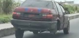(Video) Car with three tyres driven for three hour on Lagos- Badagry Road