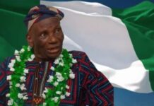 FG gives family of Nigerian flag designer N30m gift